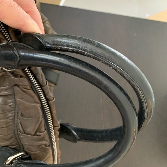 Crossbody distress PRADA bag, excellent condition, only big strap shows scratch - Picture 9 of 11